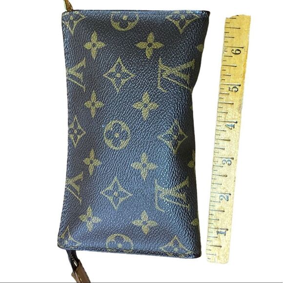 Louis Vuitton Classic Monogram zippered Pochette logo leather tan brass loop - Picture 3 of 12